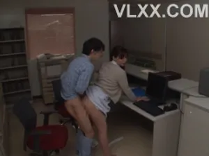 Cởi đồ lót và lái xe, xuất tinh trực tiếp