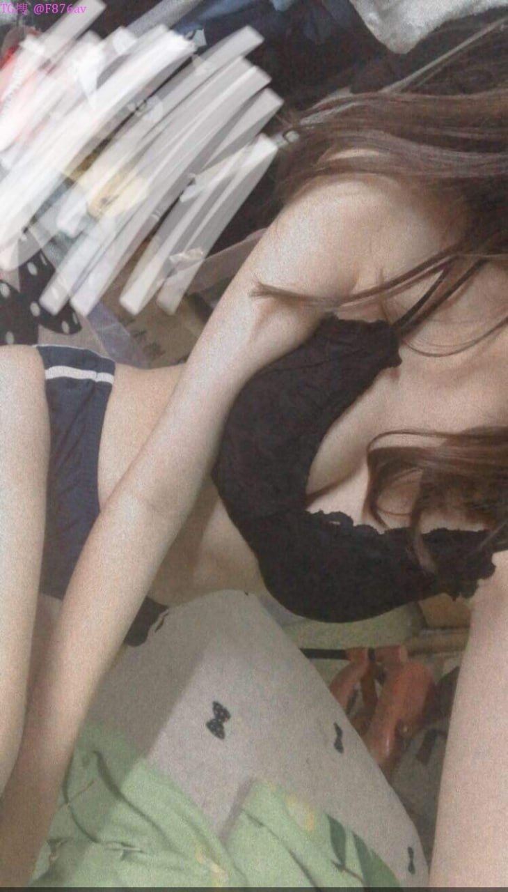 Má trẻ đơn thân bí mật Nắc với bạn thân của con trai mình